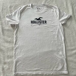 White hollister T-shirt women’s